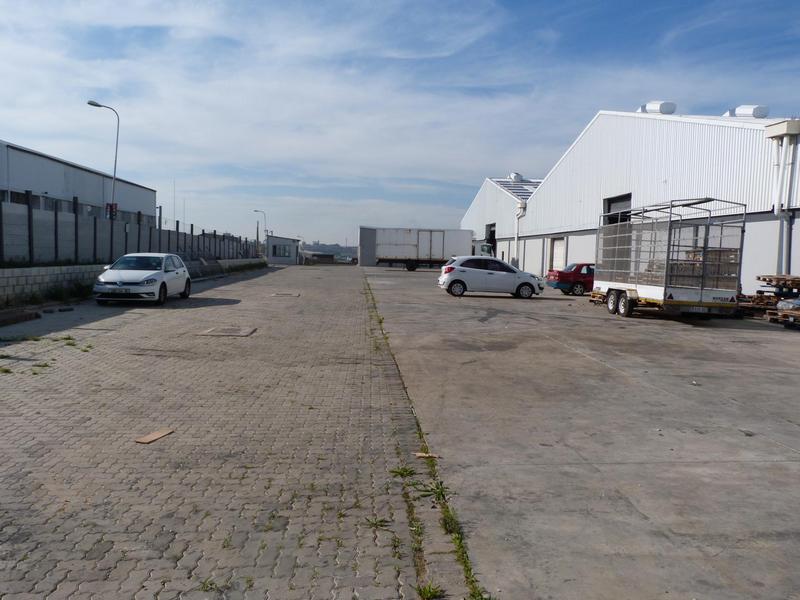 To Let commercial Property for Rent in Neave Industrial Eastern Cape